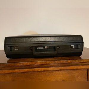 Vintage Samsonite Omega II Black Hard Shell Briefcase Attache Combination Lock